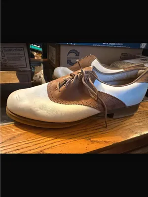 Women’s Two-Tone Saddle Oxford Shoes in White and Brown thumbnail 5