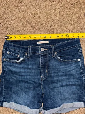 Levi’s Dark Wash Denim Roll-Cuff mid Length Shorts size 29 thumbnail 3