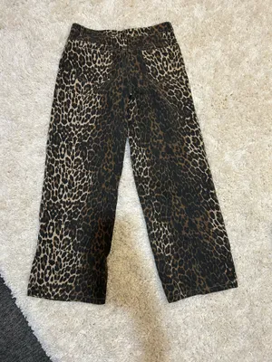 Edikted Jeans Leopard Print Low-Rise thumbnail 3