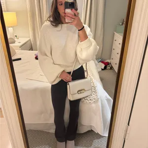 Marc Jacobs Ivory Crossbody Bag with Gold Accent thumbnail 16