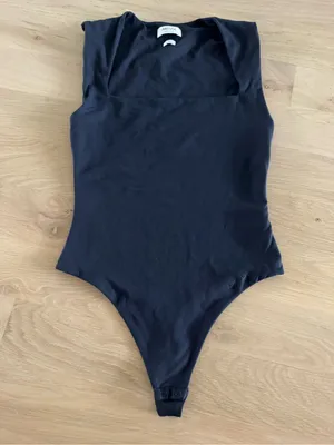 Aritzia Original Contour Esteem Bodysuit navy blue size Small thumbnail 7