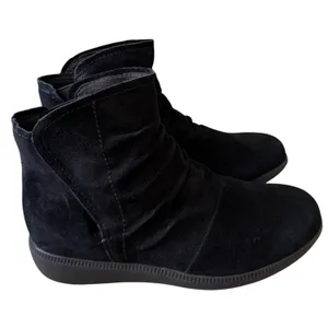 Munro Black Suede Slouchy Ankle Boots Size 6 WW Extra Wide Booties NEW thumbnail 1