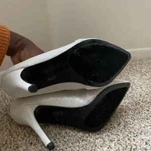 Aldo Silver Shimmer Crystal Cut Studded Formal Heels Size 7.5 Pointed Toe Classy thumbnail 8