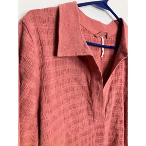 Free People Polo Top Womens Large Rose Pink Textured V-Neck Short Sleeve thumbnail 2