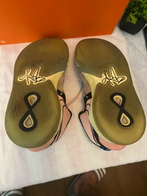 Nike Kyrie Infinity EP Valentine's Day - Men’s Size 11.5 thumbnail 7