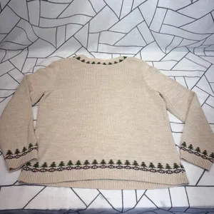 Christopher & Banks Sweater Medium Tan Santa Hand Embroidered‎ Christmas Holiday thumbnail 6