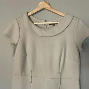 Adrienne Vittadini Neutral Sheath Dress Size 10 Beige Short Sleeve‎ Minimalist thumbnail 2