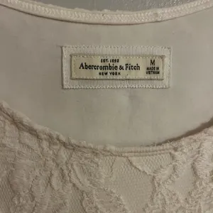 Abercrombie & Fitch Cream Lace 3/4 Sleeve‎ Dress thumbnail 4