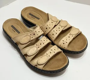 Clarks Leisa Cacti Q Women's Size 8N Sandals Leather Beige Slide thumbnail 1