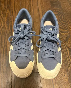 Adidas Sneakers thumbnail 1