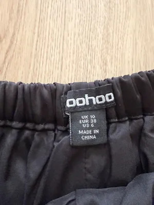 Boohoo Black Bubble Shorts | Satin-Look thumbnail 3