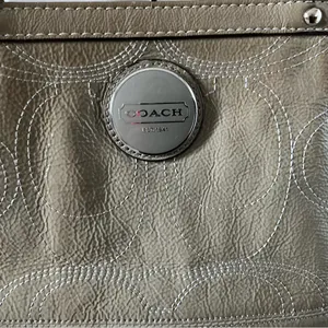 Vintage Coach stitch outline C signature olive grey patent leather tote thumbnail 13