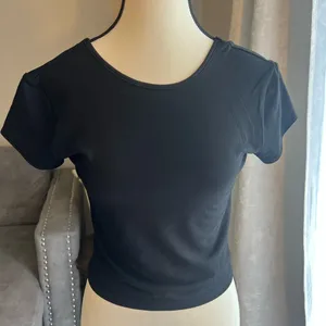 Edikted Black Open-Back Short Sleeve Tee thumbnail 1
