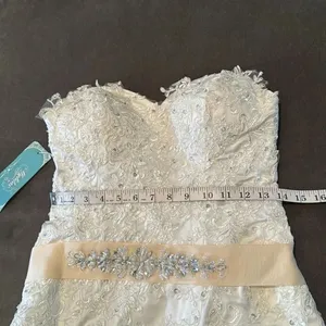 Women’s White Wedding Dress Zip Up Back Train Size 4 NWT thumbnail 10