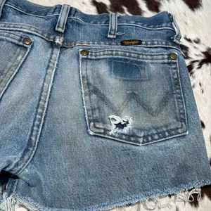 Vintage style wrangler‎ cut off denim shorts light wash thumbnail 10