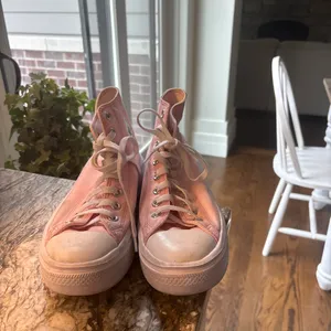 Converse Sneakers Women’s Platform thumbnail 2