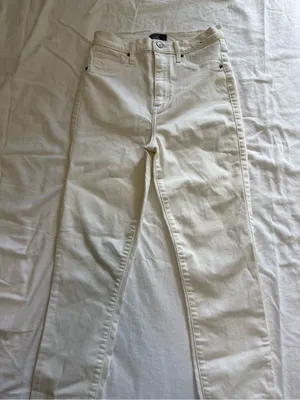 Abercrombie & Fitch women ultra high-rise, super skinny white jeans 27/4 thumbnail 5
