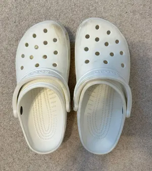 Crocs  thumbnail 1