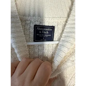 Abercrombie & Fitch Cream cable-knit mock neck sweater Sz S Preppy thumbnail 4