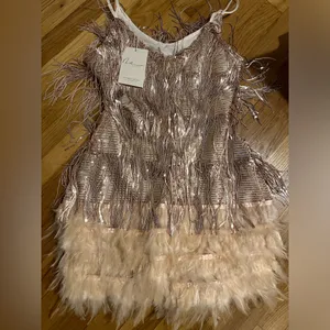 Elegant Feathered Mini Dress Gold thumbnail 2