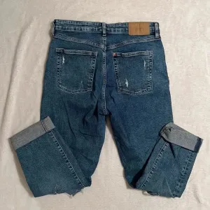 H&M Mom Jeans thumbnail 4