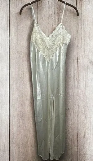 Vintage Victoria’s Secret White lace and satin slip dress wedding bridal size L thumbnail 1