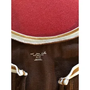 Urban Outfitters brown plunge scoop neck crop top Size M/L thumbnail 3