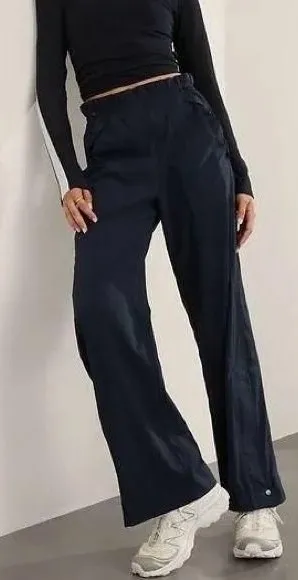 Athleta Trekkie Parachute high rise Pants size 10 30” style 533487 thumbnail 1