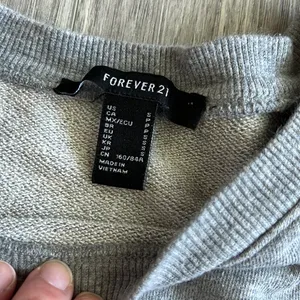 Forever 21 Gray Crop Top Crewneck Long Sleeve Size S thumbnail 3