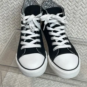 Keith Haring Heart Logo Black High‎ Tops Lace Up Sneakers Womens size 5 thumbnail 2