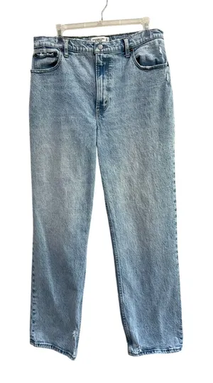 Abercrombie 90s Straight Jeans Ultra High Rise‎ Light Wash Denim Size 31/12 thumbnail 1