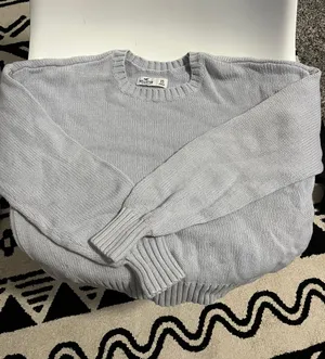 Hollister Sweater thumbnail 1