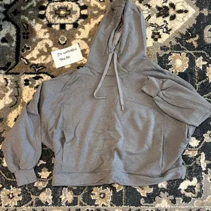 Lululemon broken beats cropped sweat shirt size XS/S thumbnail 2
