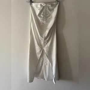 Outcast Ivory White Satin Cinched Draped Skirt Adjustable‎ thumbnail 4