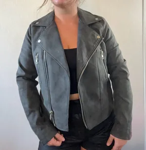 Forever 21 Black Faux Suede Moto Biker Jacket Size M thumbnail 1