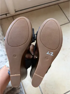Guess heels thumbnail 3