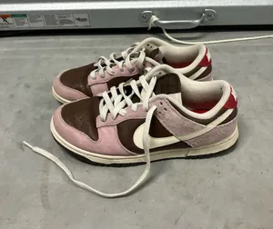 NIKE Women's Dunk Low Neapolitan Shoes Size 10 thumbnail 1