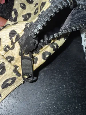 Like New➡️Baggu Mini Nylon Crescent Bag - Honey Leopard thumbnail 6