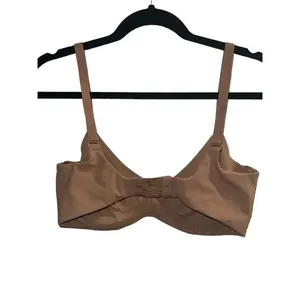 ✨Skims Fit Everybody T-SHIRT BRA Tan Sz 36D✨ thumbnail 2