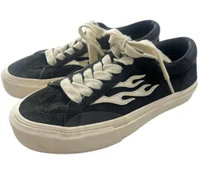 STRAYE Logan Black Flame Low-Top Skate Size 6.5 Women's 5 Men's Casual thumbnail 1
