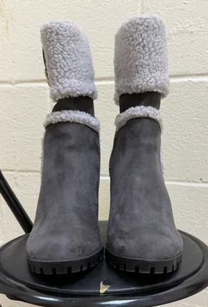 ZBY winter boots Gray Size 8.5 thumbnail 1