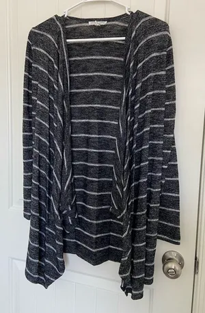 EUC | American‎ Eagle Outfitters women’s long soft knit cardigan — small thumbnail 1