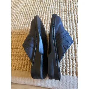 Clarks Black Leather Clogs Women Size 8 M Slip On Comfort Shoes thumbnail 7