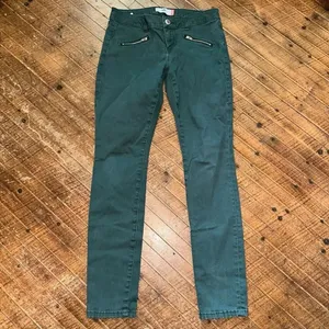CAbi hunter green #3388 ankle skinny zipped pocket size 4 jeans thumbnail 2