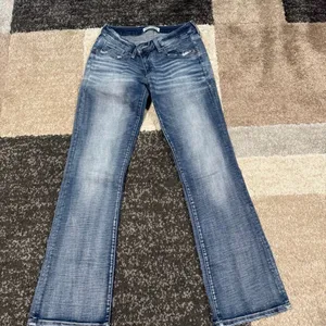 BKE Flare Women's Jeans in Classic Blue thumbnail 1