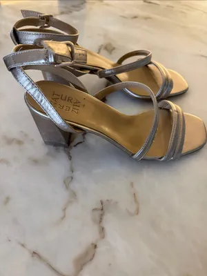 Naturalizer Rizzo gold heels thumbnail 3