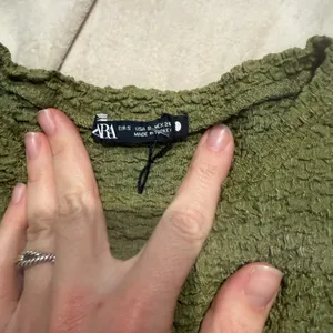 NWT Zara Green Textured puff sleeve Long Sleeve Top thumbnail 3