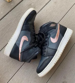 Air Jordan 1 Mid thumbnail 2