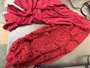 Red shirt size S lace sleeve v-neck thumbnail 4