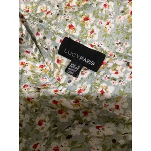 Lucy Paris Floral Ruched Front Peplum Top Sage Green V-Neck Flutter Sleeve Small thumbnail 4